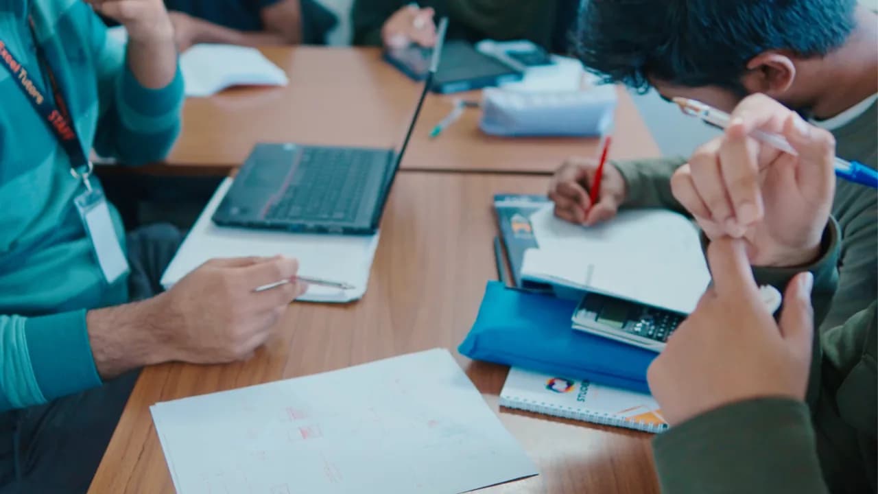 A student in an online Excel Tutors lesson